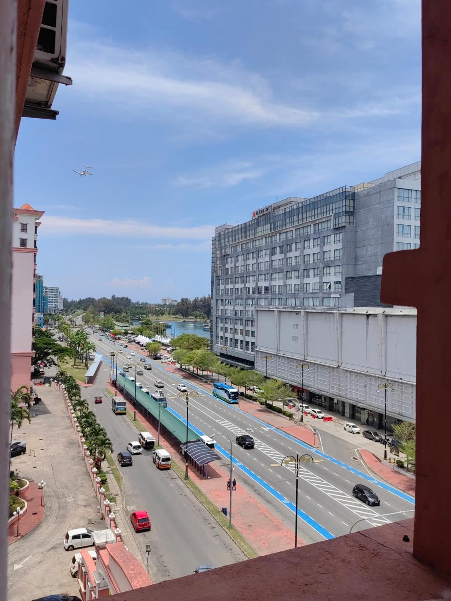 Town Condo - Marina Court Kota Kinabalu Extérieur photo